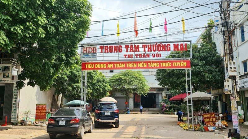 Biet gi ve HDB Viet Nam bi thu hoi dat thuc hien du an trung tam thuong mai?
