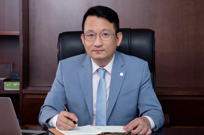 Ngan hang Phuong Dong (OCB): CEO 12 nam ngoi ghe nong tu nhiem
