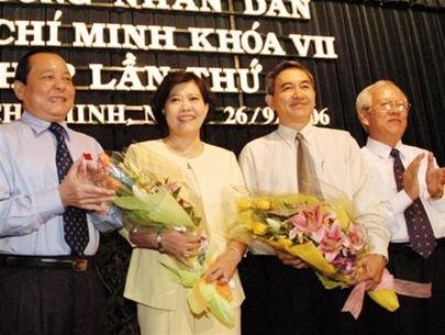Chan dung dan cuu lanh dao TP HCM vua bi de nghi ky luat-Hinh-7