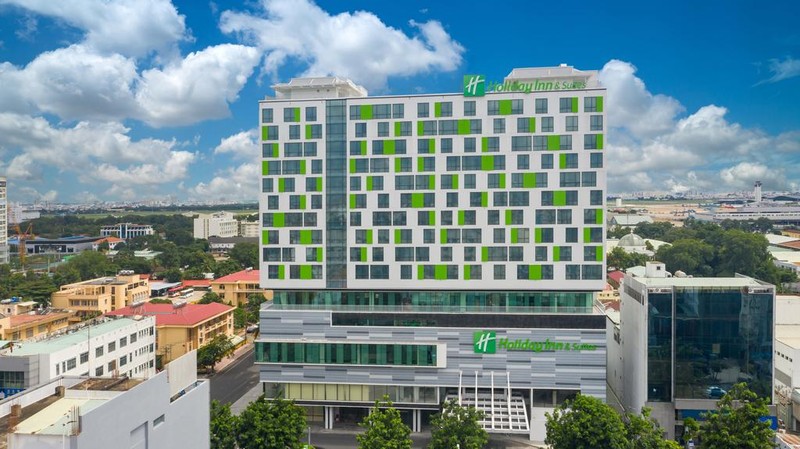 Can canh khach san Holiday Inn & Suites Saigon Airport duoc dung lam noi cach ly Covid-19