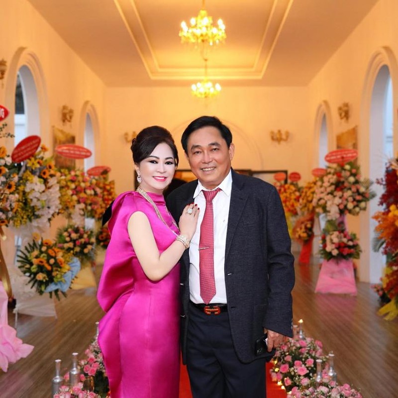 Dai gia Huynh Uy Dung vua trao quyen luc cho vo giau den muc nao, vi sao co ten 'lo voi'?