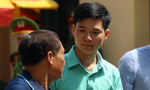 Phuc tham vu Hoang Cong Luong, cuu bac si xin giam nhe hinh phat-Hinh-3