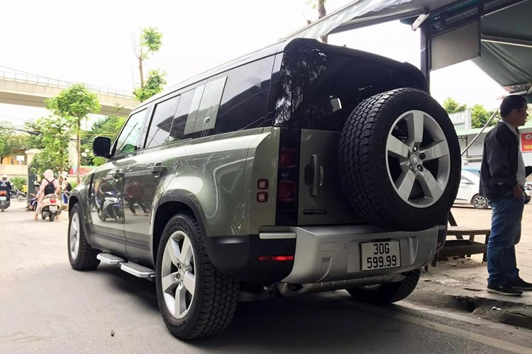 Dai gia Ha Noi chi hon 5,3 ty mua Land Rover Defender trung bien tu quy 9-Hinh-2