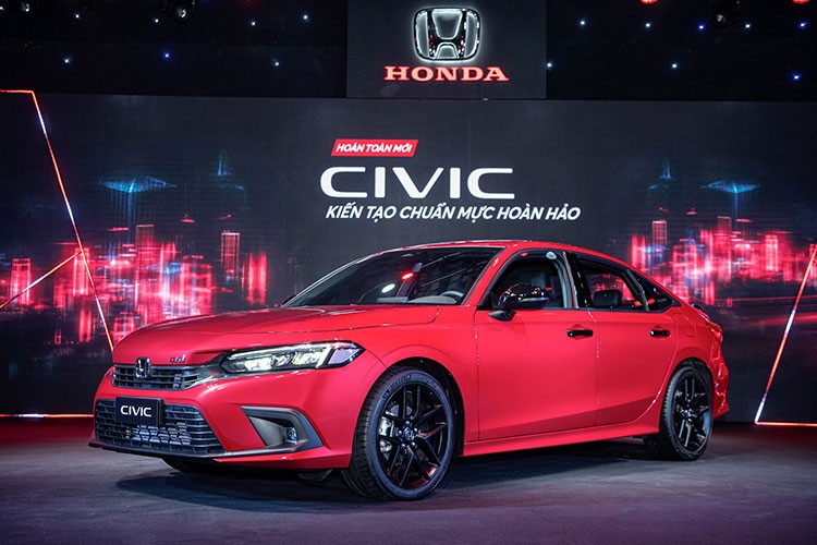 Honda Civic 2022 duoc giam 20 trieu dong tai dai ly khi vua ra mat o Viet Nam