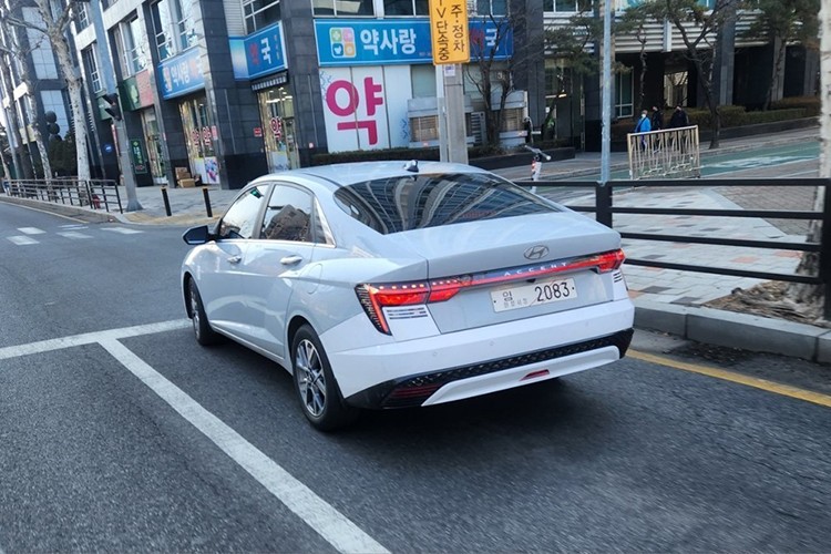 Can canh Hyundai Accent 2023 trang bi xin so-Hinh-13