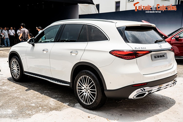 Can canh Mercedes-Benz GLC 2023 tu 2,29 ty dong-Hinh-12