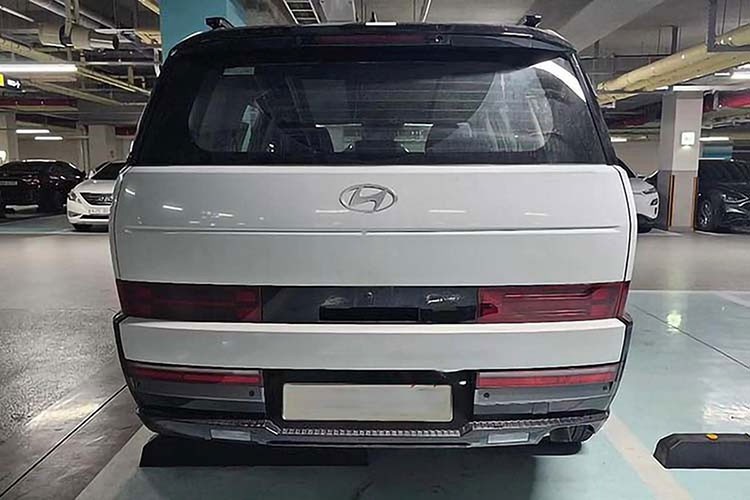 Duoi Hyundai SantaFe 2024 bi nguoi dung che nhu 'xe cho tien'-Hinh-2