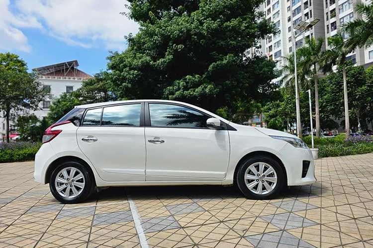Toyota Yaris doi 2014 co gia hon 300 trieu-Hinh-2