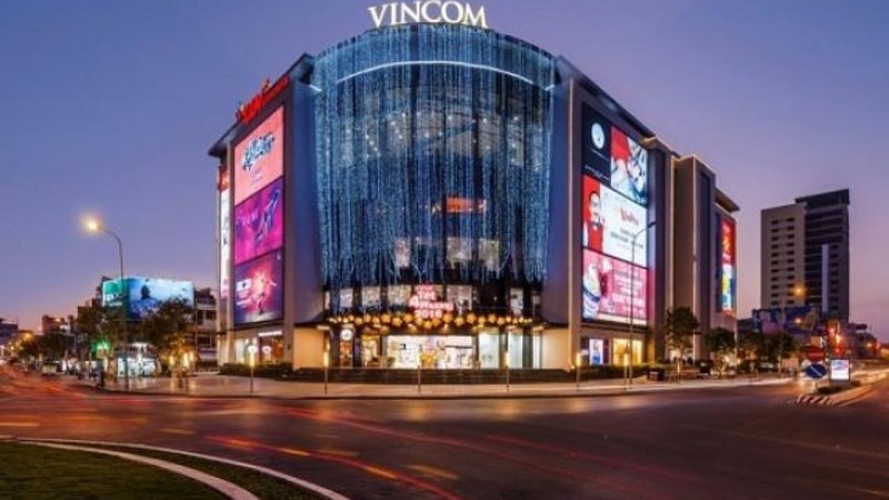 Dong cua 23 trung tam, Vincom Retail bao lai giam 19% do anh huong COVID-19