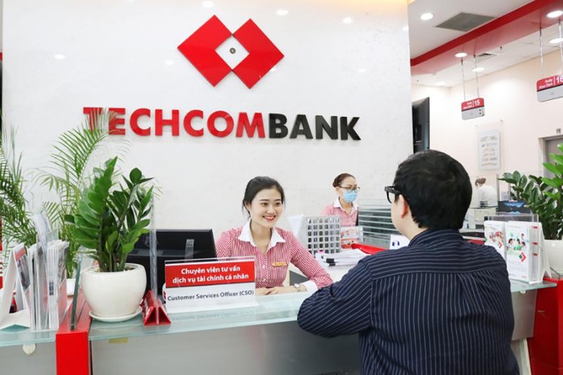 TCB tang manh, chi gai sep Techcombank danh tieng muon thoai bot von