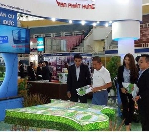 Van Phat Hung bi phat 300 trieu va dinh chi kinh doanh bat dong san den giua nam 2022