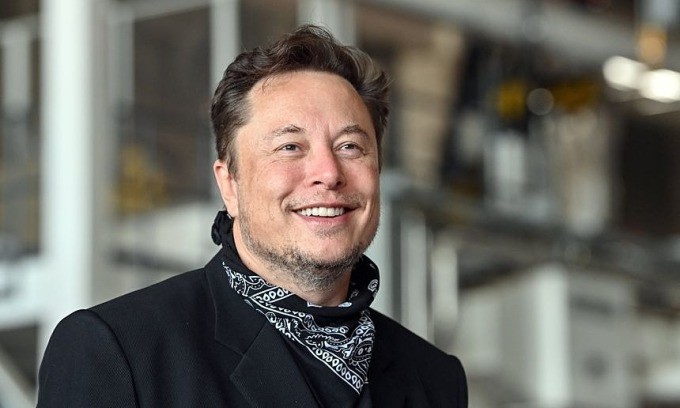 Elon Musk giau den muc 6 doi moi tieu het