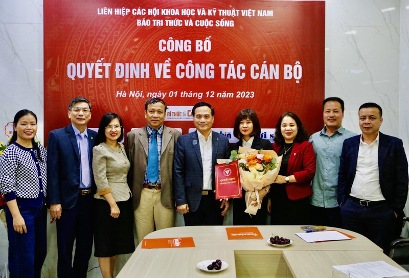 Ba Nguyen Thi Mai Huong duoc bo nhiem Tong bien tap Bao Tri thuc va Cuoc song-Hinh-3
