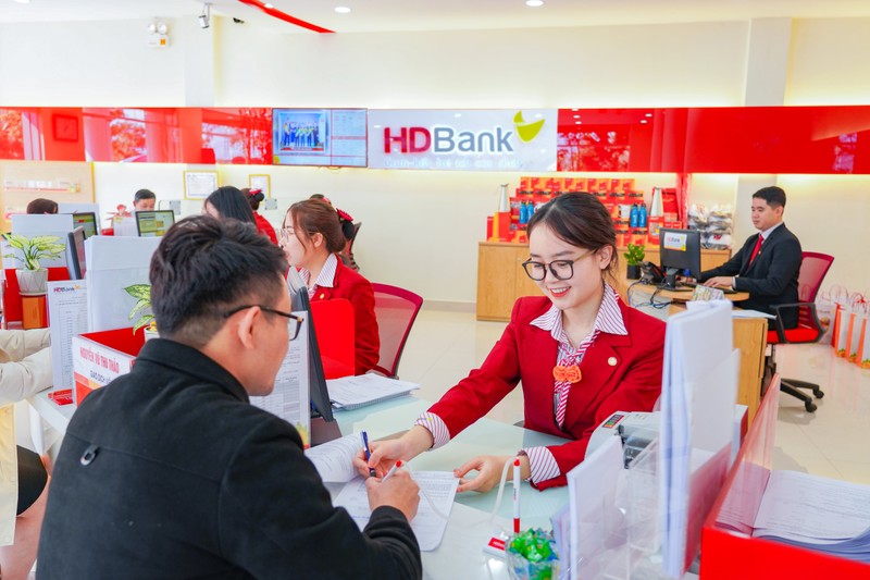 Gui tiet kiem tai HDBank, nu khach hang trung 1 ty dong-Hinh-2