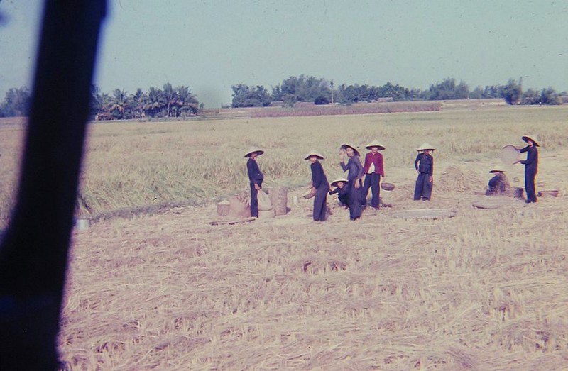 Dac biet cuoc song mien Trung nam 1967 qua ong kinh linh My-Hinh-11