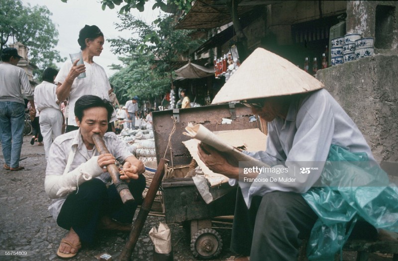 Loat anh 'chat lu' cua nguoi Ha Noi nam 1989-Hinh-2