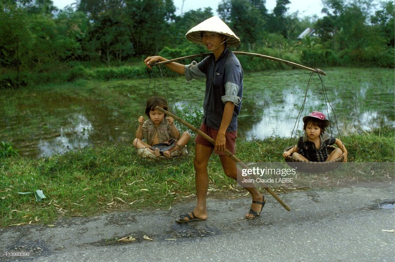 Cuoc song than thuong o nong thon Viet Nam dau thap nien 1990-Hinh-10