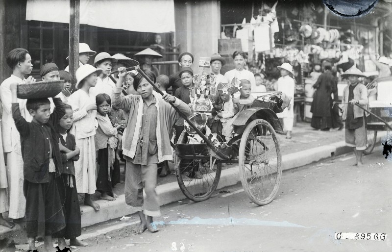 Tet Trung thu o Ha Noi nam 1926 cuc ruc ro du anh den trang