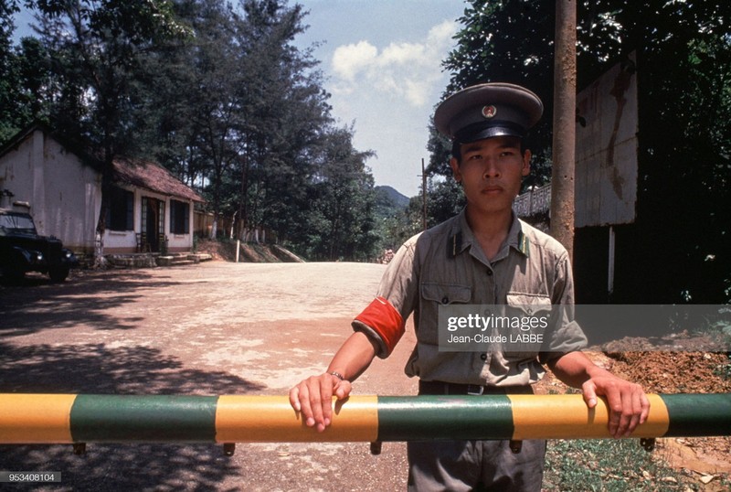 Loat anh kho quen ve Viet Nam nam 1978 cua nu nhiep anh gia Phap-Hinh-2
