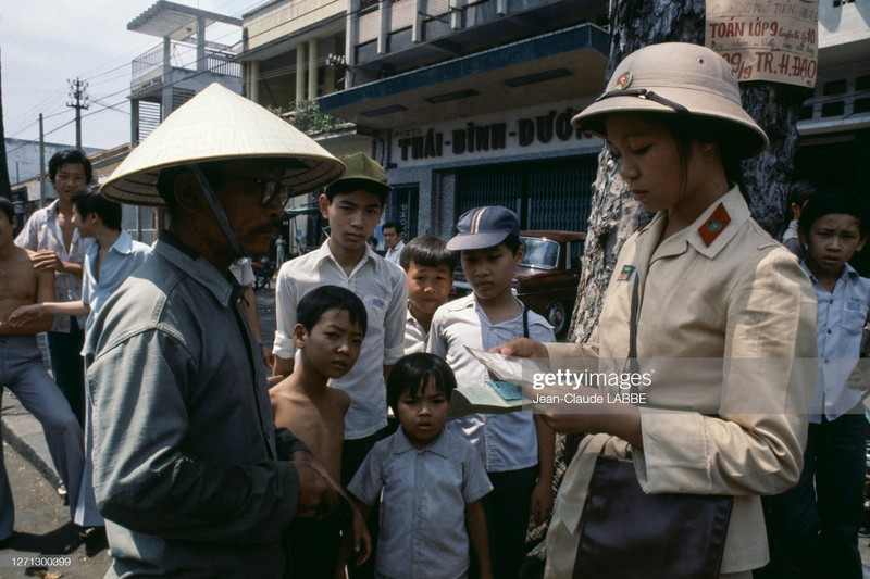 Loat anh kho quen ve Viet Nam nam 1978 cua nu nhiep anh gia Phap-Hinh-4