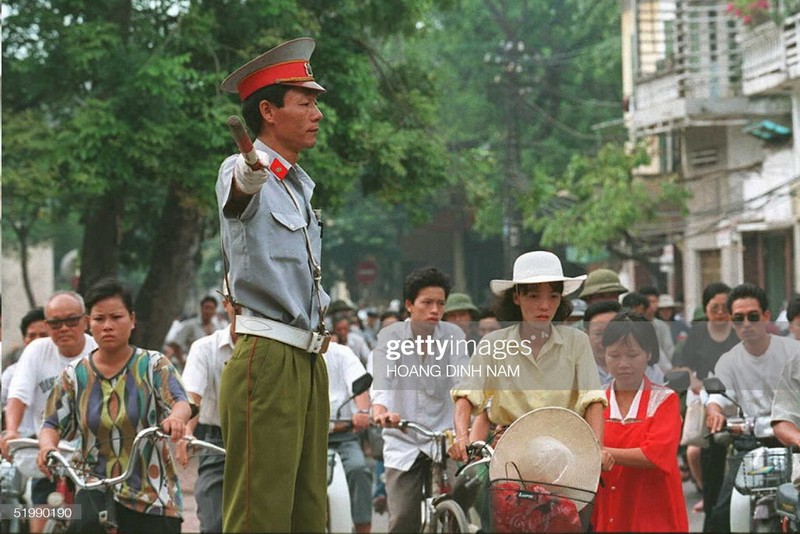 Ky uc Ha Noi nam 1995 qua loat anh cuc song dong-Hinh-2