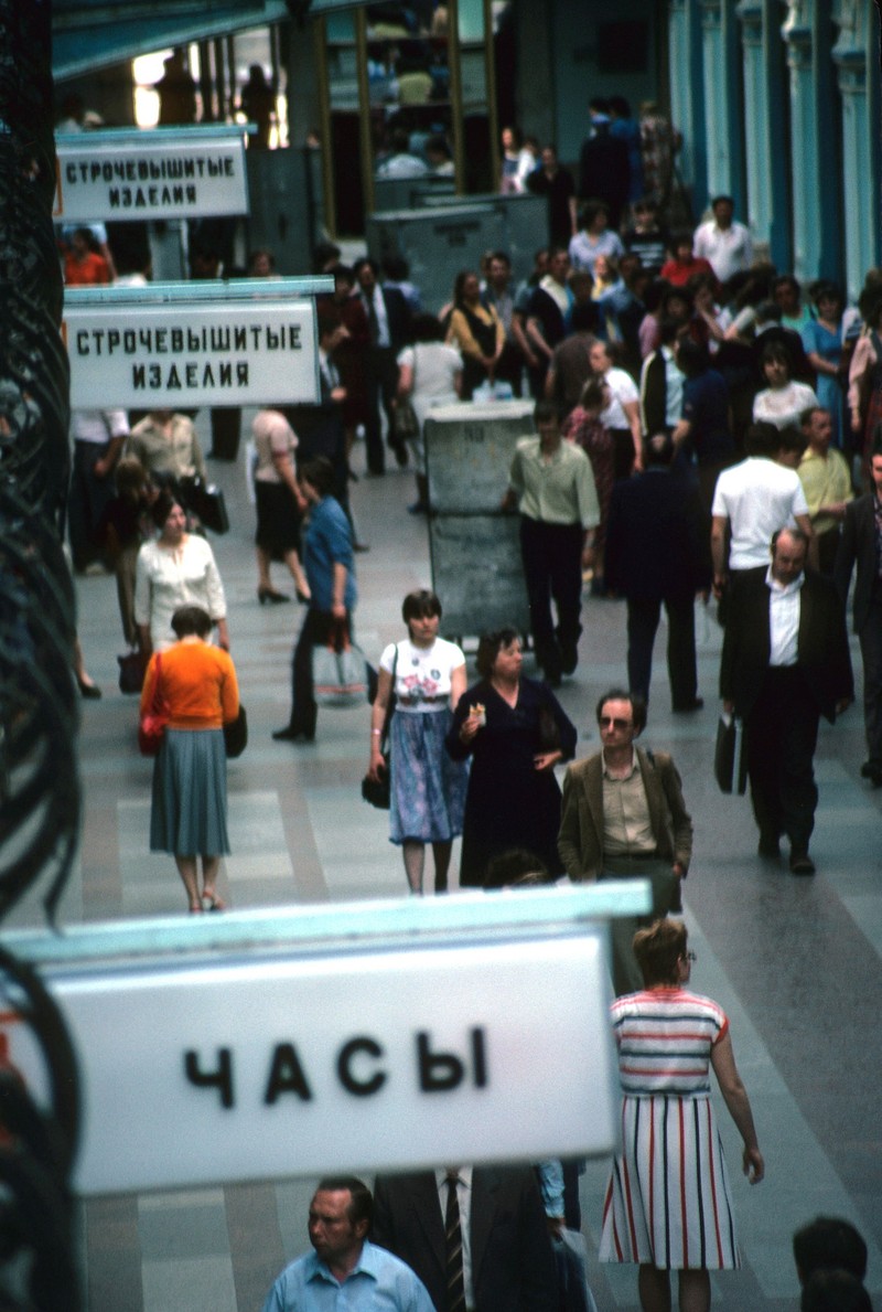 Can canh khu mua sam sang chanh nhat Moscow nam 1985-Hinh-3