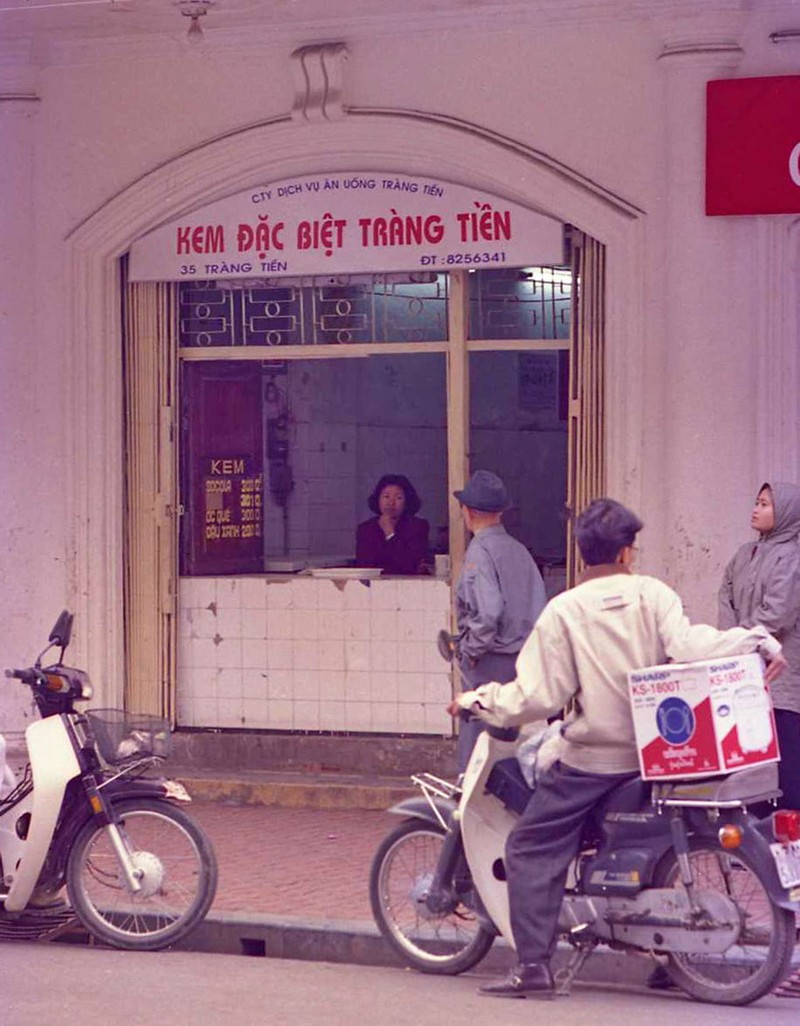 Cua hang kem Trang Tien nhung nam 1990 qua loat anh hiem-Hinh-3
