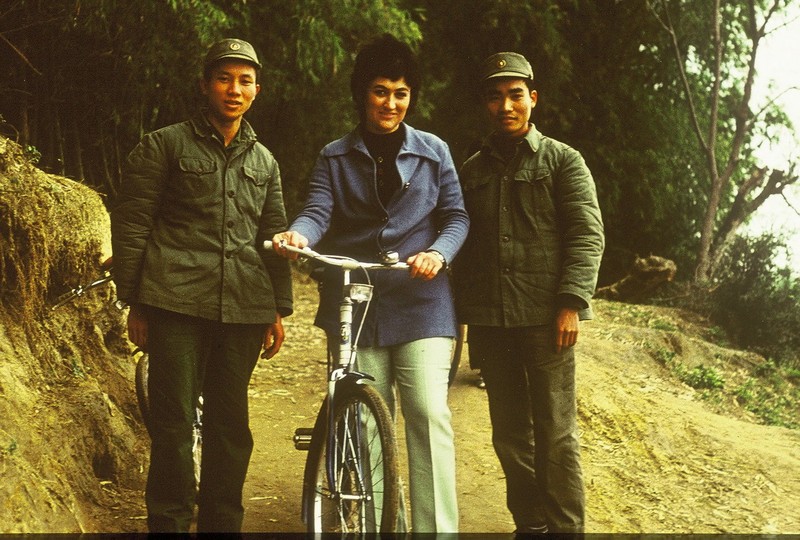 Anh hiem nguoi Tay trai nghiem cuoc song o nong thon Viet Nam thap nien 1970-Hinh-5
