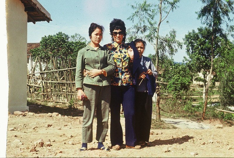 Anh hiem nguoi Tay trai nghiem cuoc song o nong thon Viet Nam thap nien 1970-Hinh-9