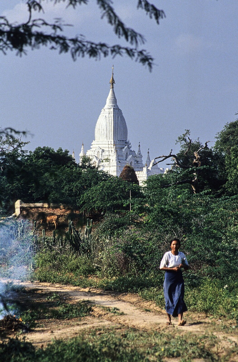Nhung khung canh thu vi ve dat nuoc Myanmar nam 1992-Hinh-12