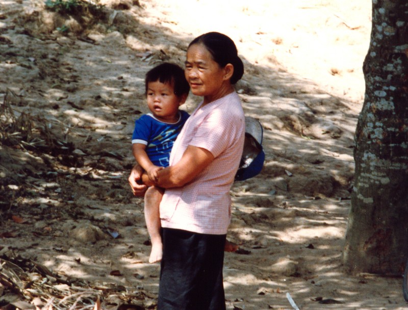Chum anh cuoc song nguoi dan o Nha Trang nam 1988-Hinh-7