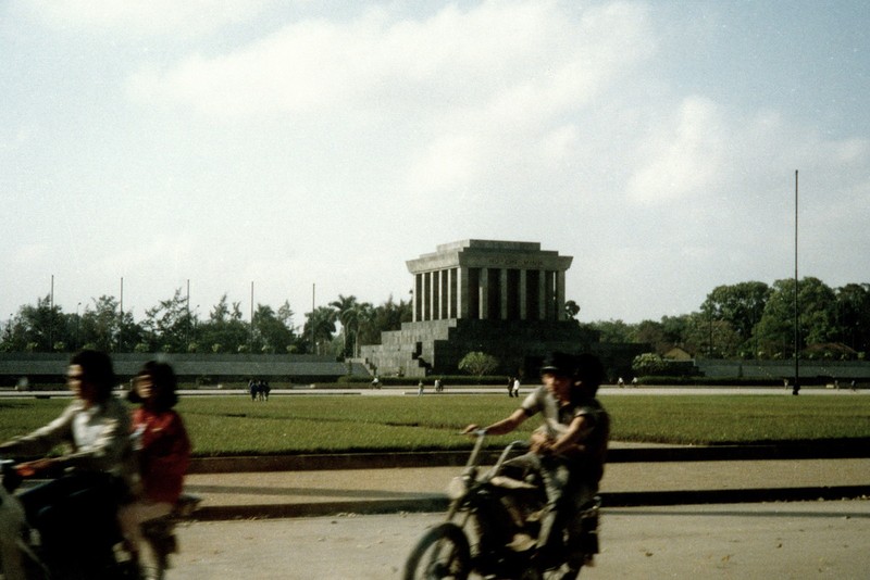 Boi hoi nhin lai Quang truong Ba Dinh nhung nam 1980-1990-Hinh-4