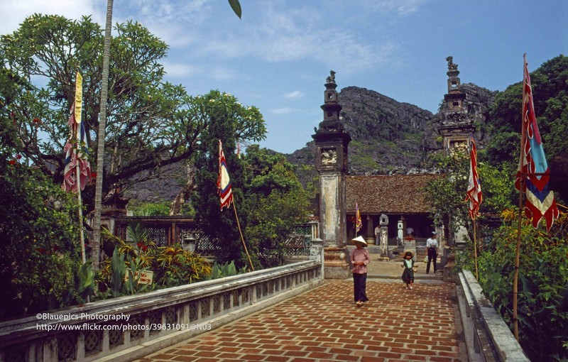 Khung canh tuoi dep cua Ninh Binh nam 1998 qua ong kinh Tay-Hinh-2