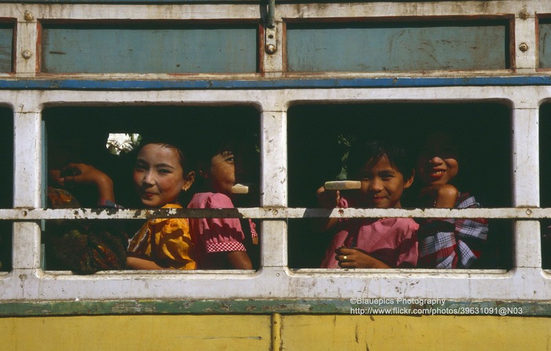 Anh dac sac ve thanh pho dong dan thu hai Myanmar nam 1992-Hinh-7