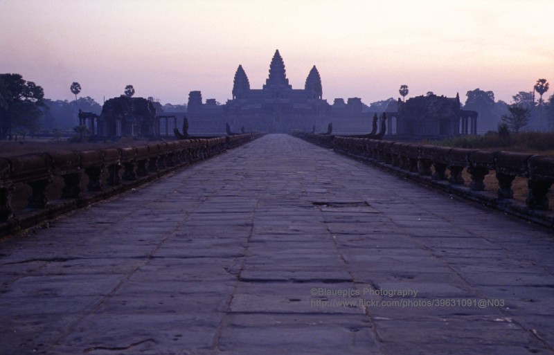 Phe tich Angkor Wat 3 thap nien truoc trong nhu nao?