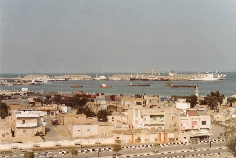 Dat nuoc Qatar thap nien 1980 trong 