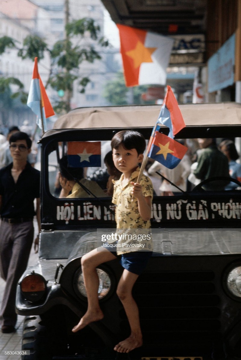 Bau khong khi hao huc cua Sai Gon ngay 30/4/1975 qua anh doc-Hinh-10