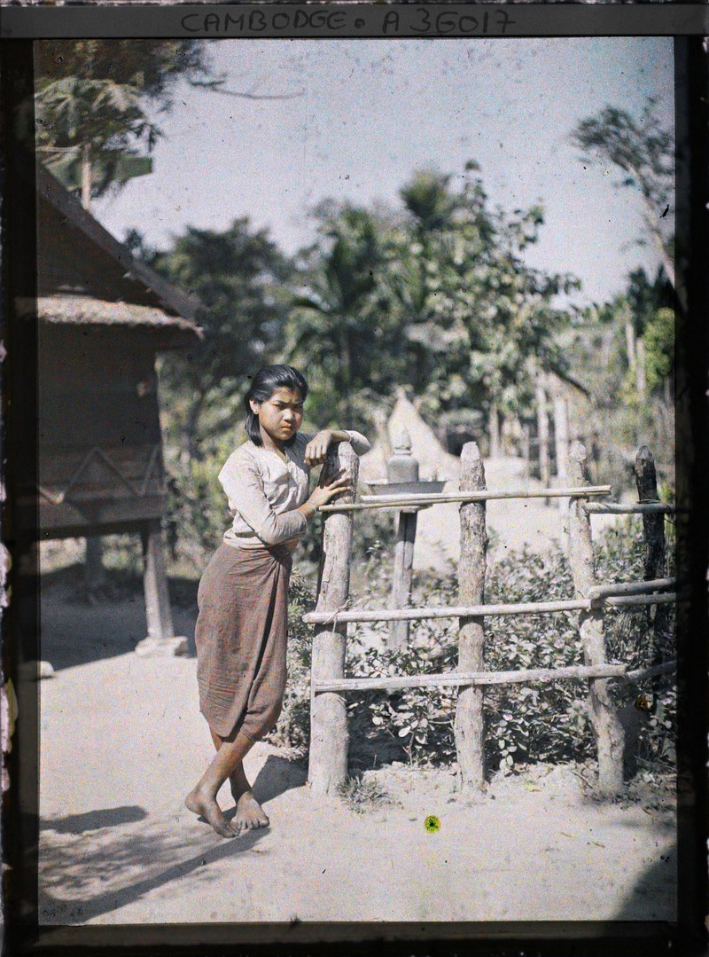 Anh hiem ve thon nu Campuchia nam 1921 qua ong kinh nguoi Phap-Hinh-7