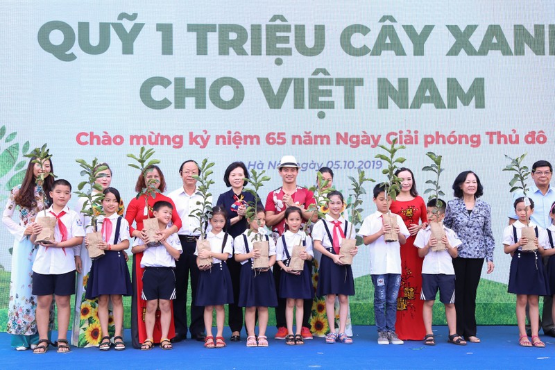 “Quy 1 trieu cay xanh cho Viet Nam“: Lan toa tinh yeu thien nhien den voi HS
