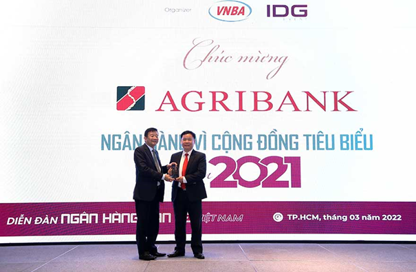 Agribank duoc trao giai thuong Ngan hang Viet Nam tieu bieu 2021-Hinh-2