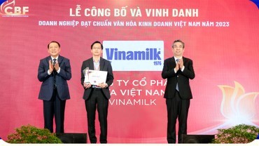 Vinamilk duoc vinh danh “Doanh nghiep dat chuan van hoa kinh doanh Viet Nam“