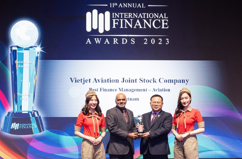Tap chi hang dau International Finance vinh danh Vietjet Air voi loat giai thuong-Hinh-2