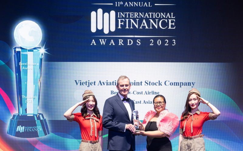 Tap chi hang dau International Finance vinh danh Vietjet Air voi loat giai thuong