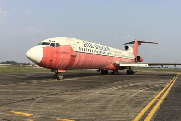 Cuc Hang khong VN noi gi ve viec doi Boeing 727-200 de lay banh keo, suat duong lao?