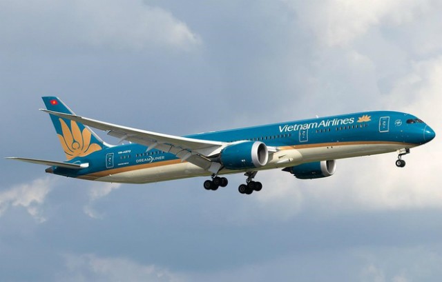 Vietnam Airlines ban 5 may bay A321 va muon thoai toan bo von tai Cambodia Angkor Air