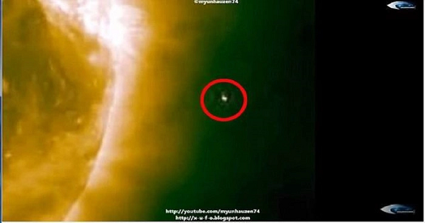 UFO di chuyen gan Mat Troi bat ngo lot vao livestream cua NASA?-Hinh-10