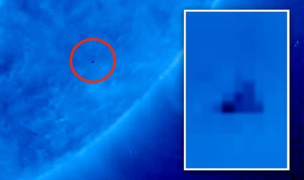 UFO di chuyen gan Mat Troi bat ngo lot vao livestream cua NASA?-Hinh-5