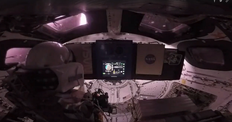 Phi hanh gia se bay quanh mat trang tren tau Orion cua NASA-Hinh-4