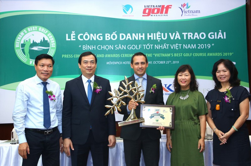 Laguna Lang Co nhan danh hieu San golf Tot nhat Viet Nam 2019-Hinh-2