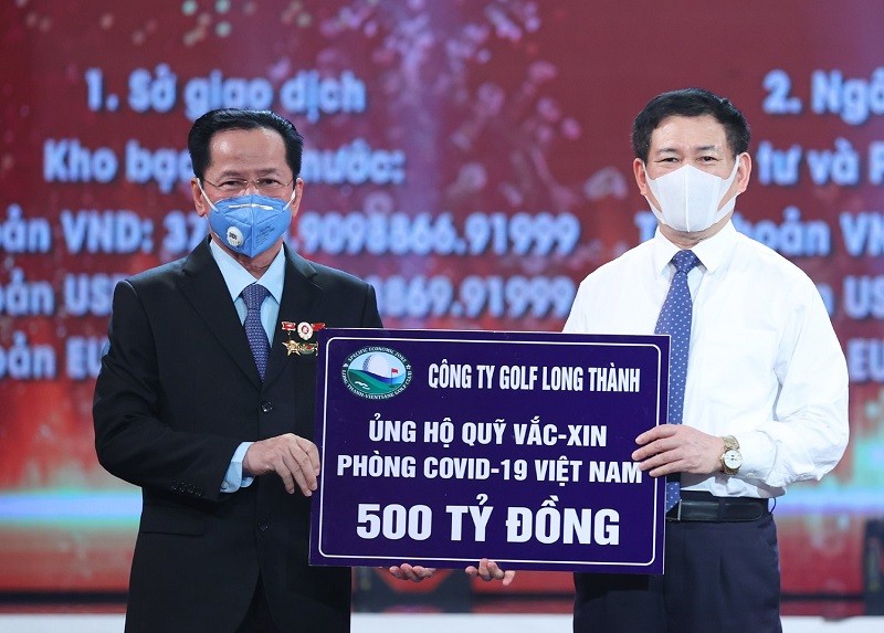 Golf Long Thanh ung ho 500 ty dong vao Quy vaccine phong chong COVID-19
